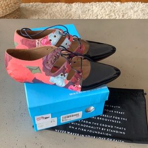 John Fluevog lace up pointy flats